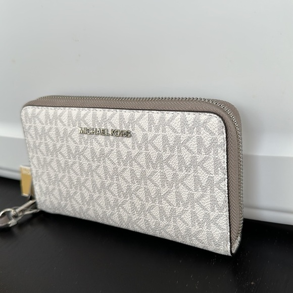 Michael Kors Jet set bright white zip around phone wallet wristlet - Picture 2 of 7